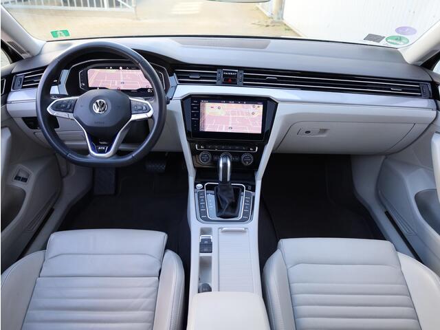 Volkswagen PASSAT Variant GTE 1.4 TSI PHEV Panodak | Vol Leer | 360°Camera | Virtual | Keyless | Memory | IQ Light