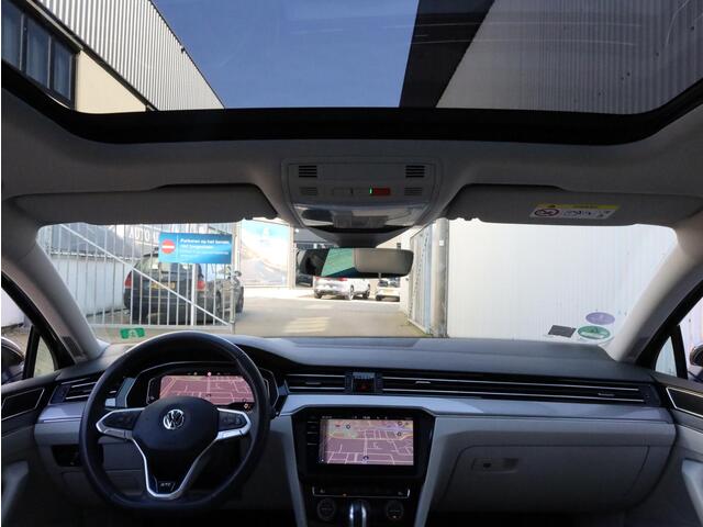 Volkswagen PASSAT Variant GTE 1.4 TSI PHEV Panodak | Vol Leer | 360°Camera | Virtual | Keyless | Memory | IQ Light