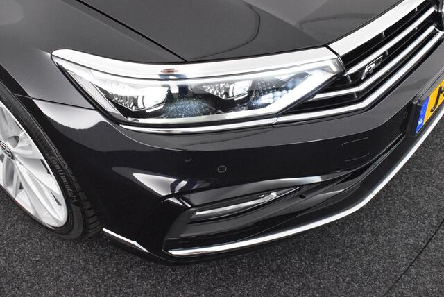 Volkswagen PASSAT Variant 1.5 TSI 150pk DSG R-Line Elegance Keyless Camera Virtual Cockpit Led Panoramadak Navigatie