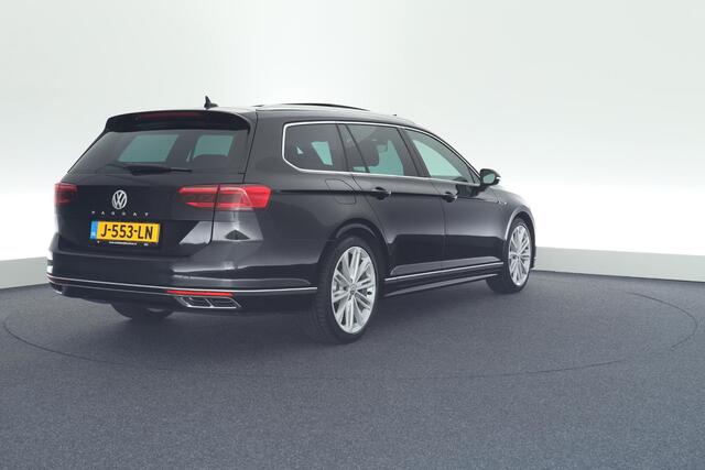 Volkswagen PASSAT Variant 1.5 TSI 150pk DSG R-Line Elegance Keyless Camera Virtual Cockpit Led Panoramadak Navigatie