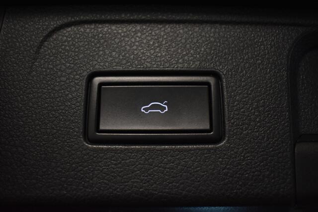 Volkswagen PASSAT Variant GTE 218PK DSG HYBRID BUSINESS SPORT 360° CAMERA/TREKHAAK/MATRIX