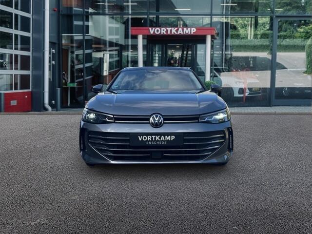 Volkswagen PASSAT 1.5 TSI E-HYBRID BUSINESS TREKHAAK/CAMERA/NAVI/CARPLAY/ACC/STOEL