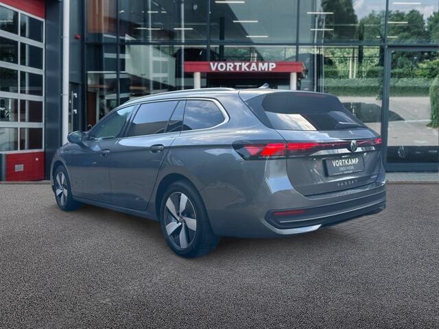 Volkswagen PASSAT 1.5 TSI E-HYBRID BUSINESS TREKHAAK/CAMERA/NAVI/CARPLAY/ACC/STOEL