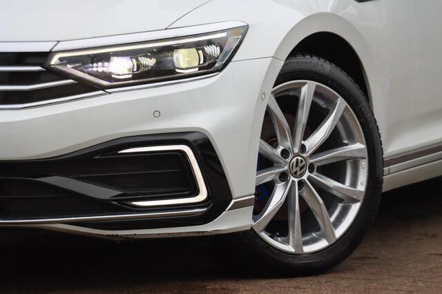Volkswagen PASSAT Variant GTE 1.4 TSI DSG Highline | Trekhaak |