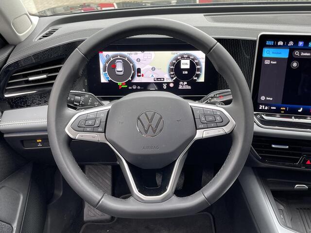 Volkswagen PASSAT Variant 1.5 eTSI Elegance Business 17"/Trekhaak/360 camera/Adaptieve cruise/Dodehoek/Stoel + stuurverwarming/Sfeerverlichting/Apple Carplay & Android Auto
