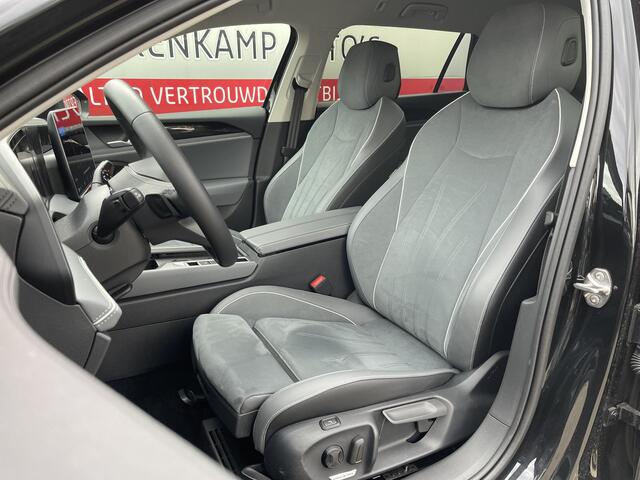 Volkswagen PASSAT Variant 1.5 eTSI Elegance Business 17"/Trekhaak/360 camera/Adaptieve cruise/Dodehoek/Stoel + stuurverwarming/Sfeerverlichting/Apple Carplay & Android Auto