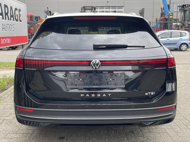 Volkswagen PASSAT Variant 1.5 eTSI Elegance Business 17"/Trekhaak/360 camera/Adaptieve cruise/Dodehoek/Stoel + stuurverwarming/Sfeerverlichting/Apple Carplay & Android Auto