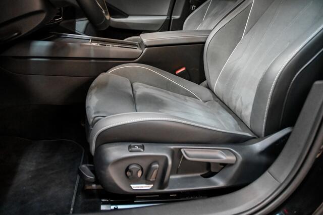 Volkswagen PASSAT Variant 1.5 eTSI Business ACC|DCC|HarmanKardon|Trekhaak