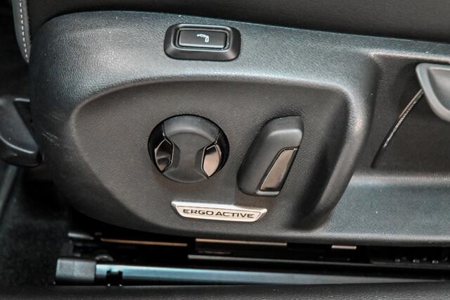 Volkswagen PASSAT Variant 1.5 eTSI Business ACC|DCC|HarmanKardon|Trekhaak