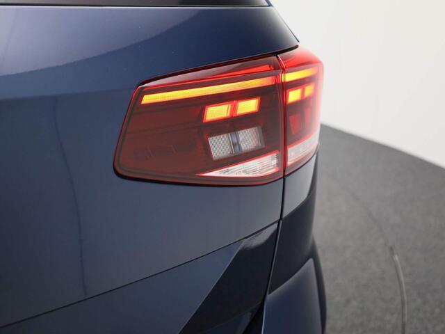 Volkswagen PASSAT Variant 1. 5TSI 150PK Business DSG automaat | Achteruitrijcamera | Stoelverwarming | Navigatie | Ergo-stoelen |