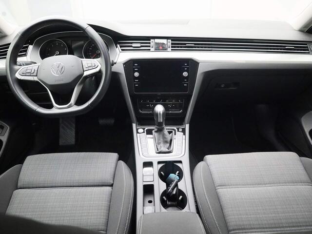 Volkswagen PASSAT Variant 1. 5TSI 150PK Business DSG automaat | Achteruitrijcamera | Stoelverwarming | Navigatie | Ergo-stoelen |