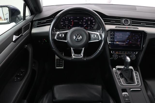 Volkswagen PASSAT 1.5 TSI R Line | Panoramadak | Nappaleder | Stoelverwarming | Camera | Keyless | Trekhaak | Adaptive cruise | Carplay | LED Plus | Carplay