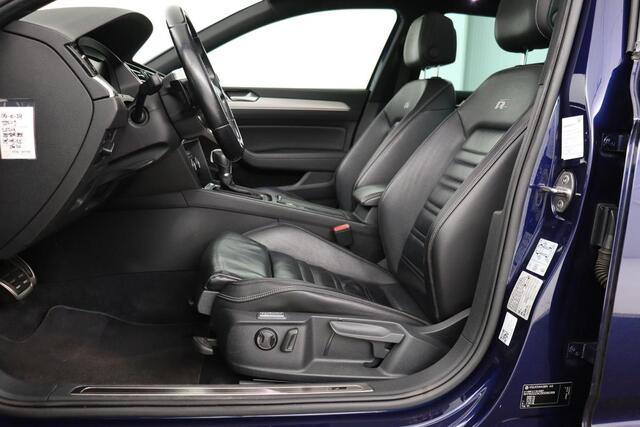 Volkswagen PASSAT 1.5 TSI R Line | Panoramadak | Nappaleder | Stoelverwarming | Camera | Keyless | Trekhaak | Adaptive cruise | Carplay | LED Plus | Carplay