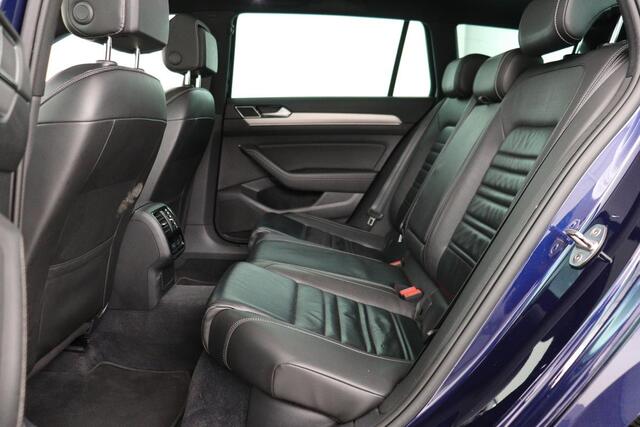 Volkswagen PASSAT 1.5 TSI R Line | Panoramadak | Nappaleder | Stoelverwarming | Camera | Keyless | Trekhaak | Adaptive cruise | Carplay | LED Plus | Carplay