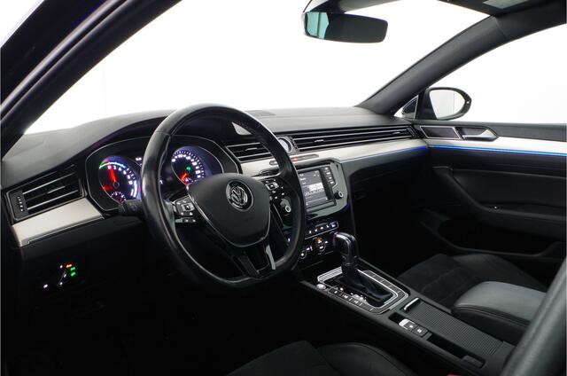 Volkswagen PASSAT Variant 1.4 TSI GTE Highline > Pano.schuif/trekhaak/Adapt. cruise/Camera/stoelverwarming...
