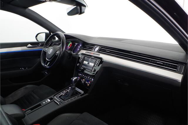 Volkswagen PASSAT Variant 1.4 TSI GTE Highline > Pano.schuif/trekhaak/Adapt. cruise/Camera/stoelverwarming...