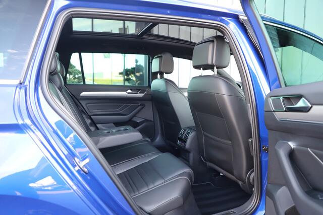 Volkswagen PASSAT Variant 1.5 TSI R-Line Aut7 | 150PK | Pano | Keyles-go | Sfeerverlichting | ACC | Stoelverwarming | Leder | Led | Apple-carplay | NL-Auto | 2020.