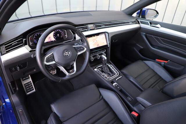 Volkswagen PASSAT Variant 1.5 TSI R-Line Aut7 | 150PK | Pano | Keyles-go | Sfeerverlichting | ACC | Stoelverwarming | Leder | Led | Apple-carplay | NL-Auto | 2020.