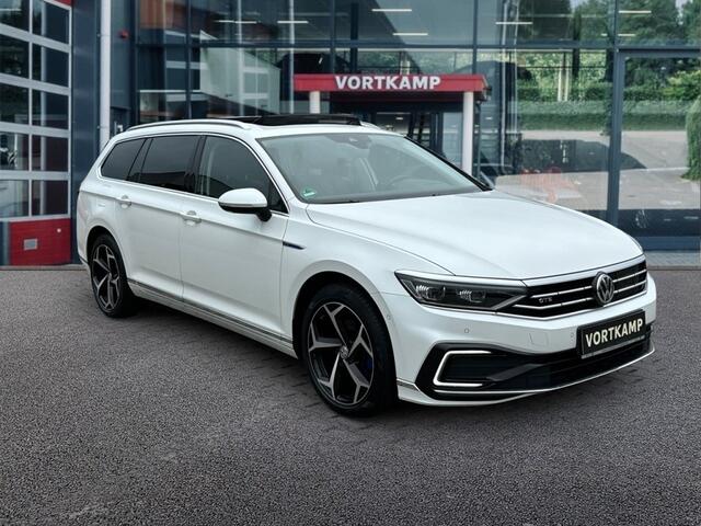 Volkswagen PASSAT 1.4 TSI DSG GTE PANO-DAK/TREKHAAK/360-CAMERA/MEMORY/E-KLEP/DYNAU