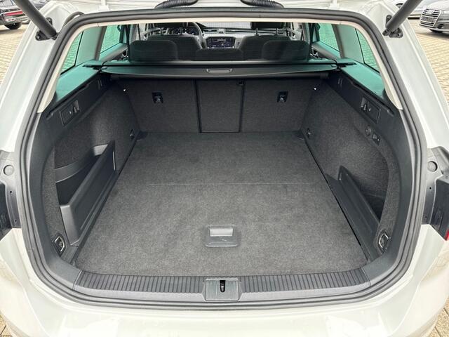 Volkswagen PASSAT 1.4 TSI DSG GTE PANO-DAK/TREKHAAK/360-CAMERA/MEMORY/E-KLEP/DYNAU