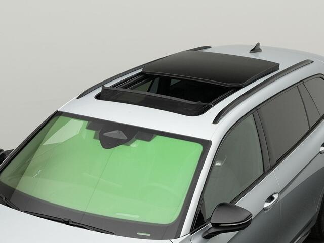 Volkswagen PASSAT Variant 1.5 272 pk DSG eHybrid R-Line Edition | Panoramadak | Trekhaak | IQ Light | Rondomzicht camera | Head-up display | Adaptief onderstel | Stoel-/achterbankverwarming