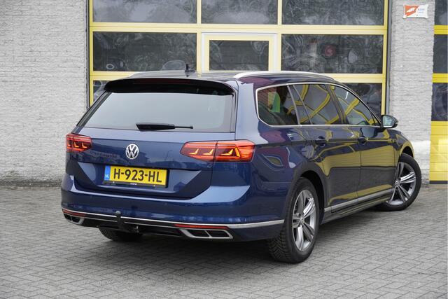 Volkswagen PASSAT Variant 1.5 TSI 150PK! Automaat R-Line Elegance Business BJ2020 Lmv 17" | Led V+A | Pdc | Navi | Keyless entry | Trekhaak | Elek. achterklep | Achteruitrijcamera | App-Connect | Dashboard verlichting | Virtual cockpit | Sportstoelen | Verwarmde voorstoele