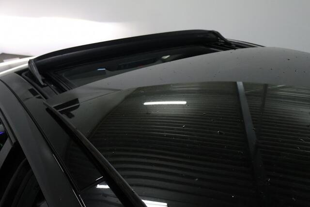Volkswagen PASSAT 2.0 TDI R-Line Business +