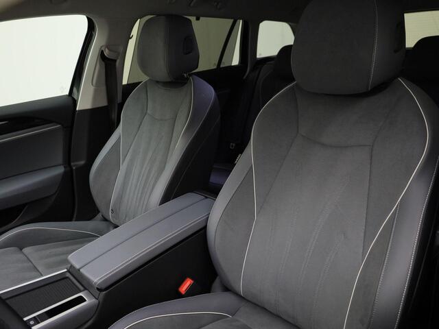 Volkswagen PASSAT Variant 1.5eHybrid 150kW/204PK Business DSG · Navigatie · Trekhaak · Camera + Parkeersensoren · Garantie tot augustus 2029 of 100000km