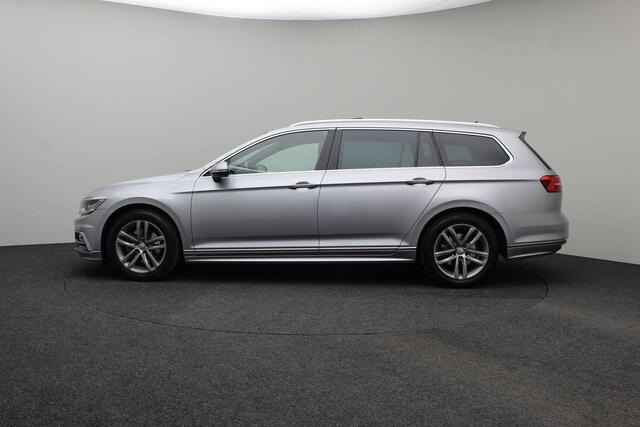 Volkswagen PASSAT Variant 1.4 TSI ACT Highline Business R-Line 2017 NAP | Virtual cockpit | Panoramadak | Navigatie | Adaptive cruise control | Carplay | LED | Ergocomfort | DSG | Trekhaak
