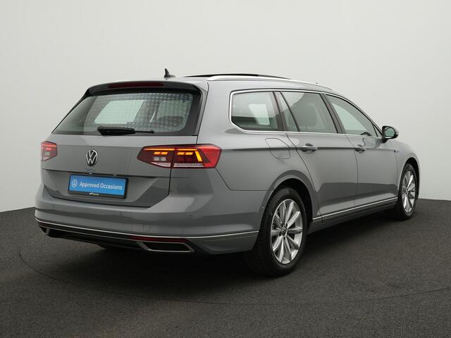 Volkswagen PASSAT Variant 1.4 TSI 218 pk DSG PHEV GTE Business | Panoramadak | Achteruitrijcamera | Stoelverwarming