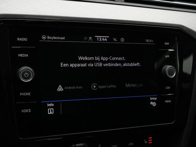 Volkswagen PASSAT Variant 1.4 TSI 218 pk DSG PHEV GTE Business | Panoramadak | Achteruitrijcamera | Stoelverwarming