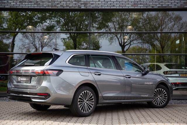 Volkswagen PASSAT Variant 1.5 eTSI Elegance Business Massagestoelen, Adap. cruise, Sfeerverlichting, Schakelflippers, Stuurverwarming