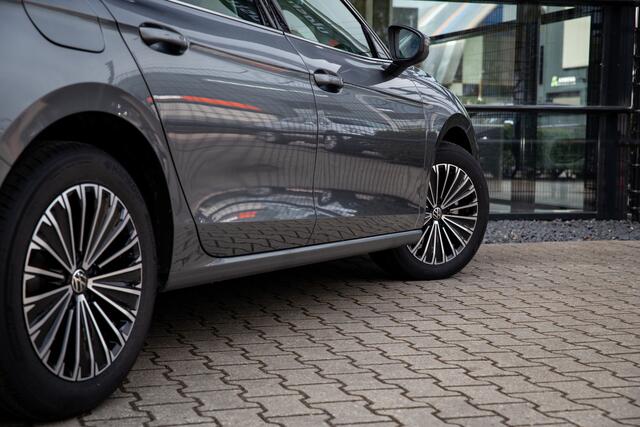 Volkswagen PASSAT Variant 1.5 eTSI Elegance Business Massagestoelen, Adap. cruise, Sfeerverlichting, Schakelflippers, Stuurverwarming