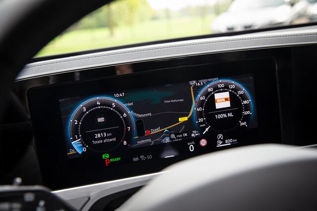 Volkswagen PASSAT Variant 1.5 eTSI Elegance Business Massagestoelen, Adap. cruise, Sfeerverlichting, Schakelflippers, Stuurverwarming
