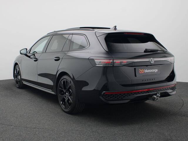 Volkswagen PASSAT Variant 1.5 eHybrid R-Line Business 272PK DSG matrix led, trekhaak, 360gr. camera, head-up, panoramadak, Harman Kardon audio, stuur-stoelverwarming, stoelmassage, virtual pedal, 19" lichtmetaal