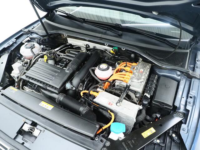 Volkswagen PASSAT Variant 1.4 TSI PHEV GTE | Panoramadak | Massage | 360 | Adaptive Cruise | Virtual | Trekhaak