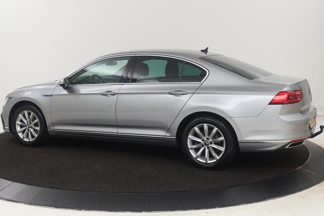 Volkswagen PASSAT 1.4 TSI PHEV GTE Business | Trekhaak | Carplay | Matrix LED | Adaptive cruise | Camera | Navigatie | Side Assist | Parkeerhulp
