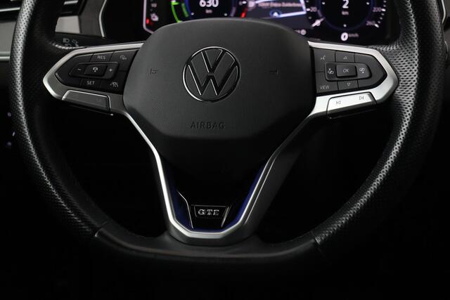 Volkswagen PASSAT 1.4 TSI PHEV GTE Business | Trekhaak | Carplay | Matrix LED | Adaptive cruise | Camera | Navigatie | Side Assist | Parkeerhulp
