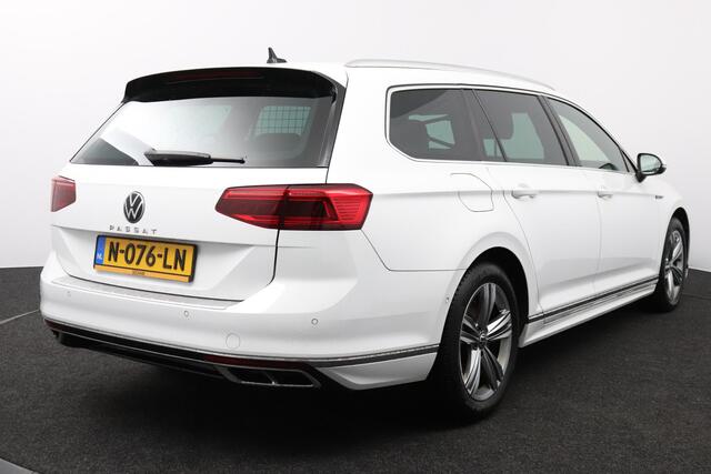 Volkswagen PASSAT Variant 1.5 TSI R-Line Business +