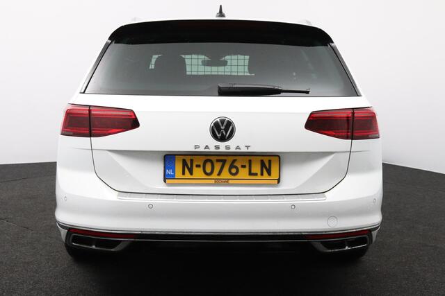 Volkswagen PASSAT Variant 1.5 TSI R-Line Business +