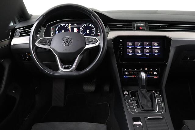 Volkswagen PASSAT Variant 1.5 TSI R-Line Business +