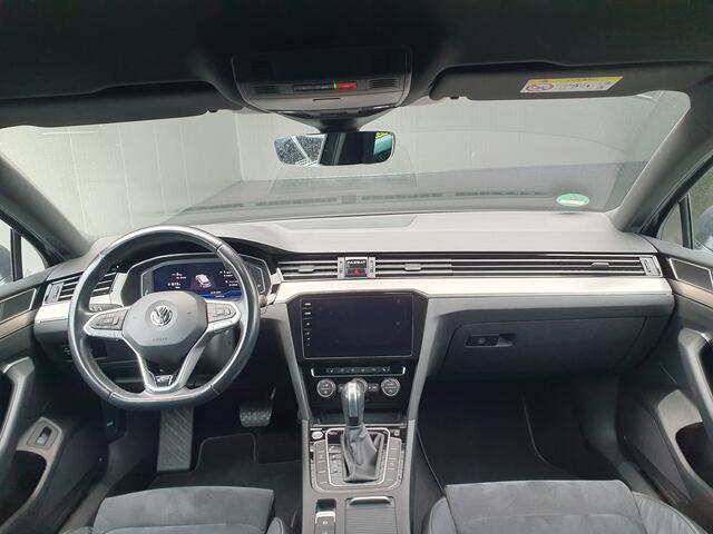 Volkswagen PASSAT Variant 1.5 TSI Elegance Business R NAVI/LED/CRUISE/CLIMA/LMV