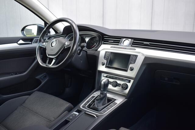 Volkswagen PASSAT Variant 1.4 TSI Automaat Connected Series Plus ECC | Carplay | Sportstoelen | Afn. Trekhaak | Adap. Cruise | Volledig Onderhouden!!