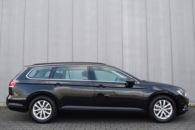 Volkswagen PASSAT Variant 1.4 TSI Automaat Connected Series Plus ECC | Carplay | Sportstoelen | Afn. Trekhaak | Adap. Cruise | Volledig Onderhouden!!