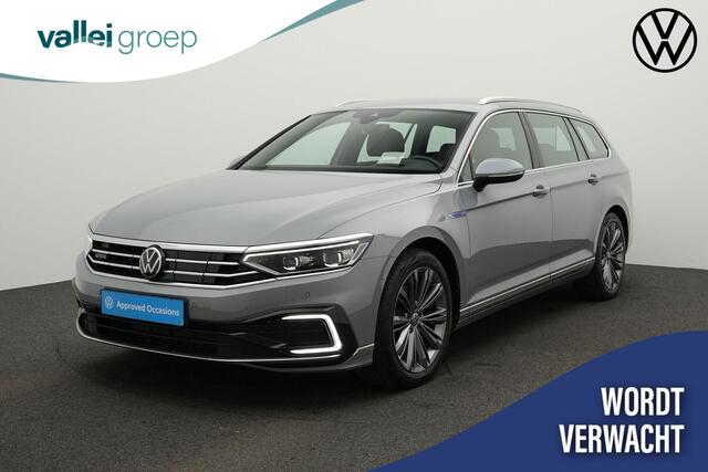 Volkswagen PASSAT Variant 1.4 TSI 218 pk DSG PHEV GTE Business | Trekhaak | Navigatie Discover Pro | IQ Light | Adaptief onderstel | Head-up display | Leder/alcantara | Achteruitrijcamera
