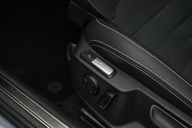 Volkswagen PASSAT Variant 1.4 TSI 218 pk DSG PHEV GTE Business | Trekhaak | Navigatie Discover Pro | IQ Light | Adaptief onderstel | Head-up display | Leder/alcantara | Achteruitrijcamera