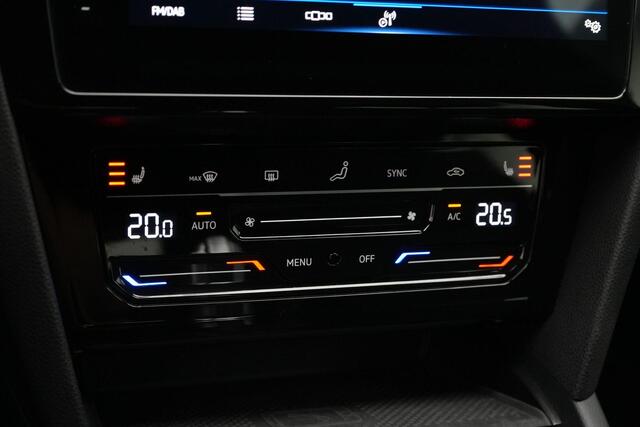 Volkswagen PASSAT Variant 1.4 TSI 218 pk DSG PHEV GTE Business | Trekhaak | Navigatie Discover Pro | IQ Light | Adaptief onderstel | Head-up display | Leder/alcantara | Achteruitrijcamera