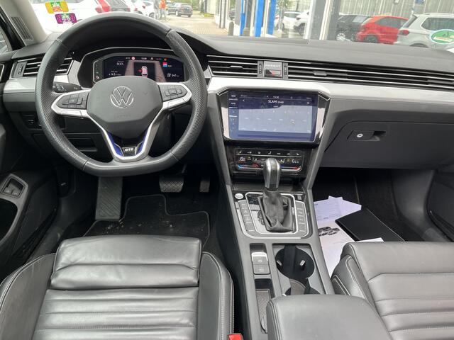 Volkswagen PASSAT Variant 1.4 TSI PHEV GTE Business / AUTOMAAT/ PANO/ MATRIX/ KEYLESS/ NAVI/ DIGITAL DASH/ ADAPT. CRUISE/ LEDER/ DAB/ STOEL VERWARM. CLIMA/ PARK. SENSOREN + CAMERA/ APP-CONNECT/ BLUETOOTH/ RIJ-MODI