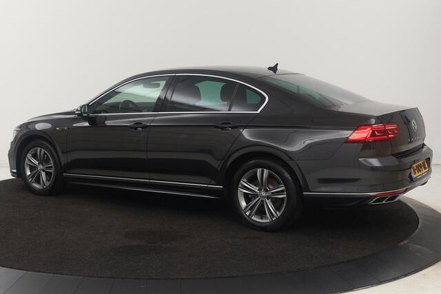 Volkswagen PASSAT 1.5 TSI R Line | Stoelverwarming | Matrix LED | Adaptive cruise | Carplay | Leder/Alcantara | Navigatie | Parkeerhulp