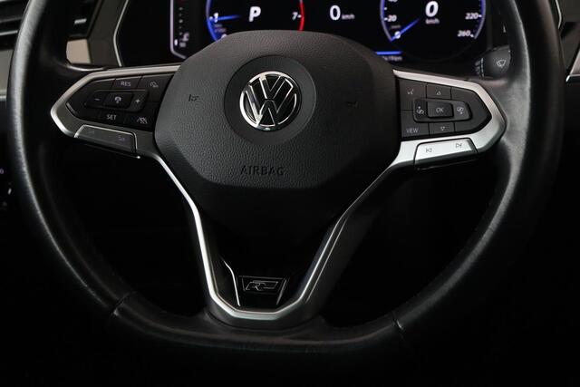 Volkswagen PASSAT 1.5 TSI R Line | Stoelverwarming | Matrix LED | Adaptive cruise | Carplay | Leder/Alcantara | Navigatie | Parkeerhulp